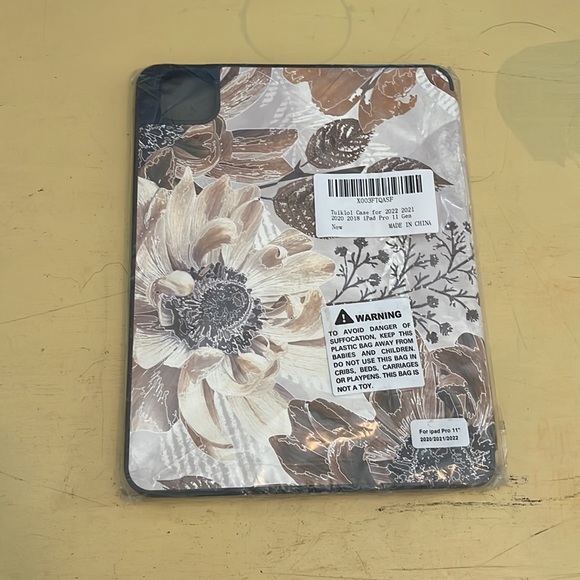 Brand New, Never Been Used iPad Pro 11” - Picture 2 of 2